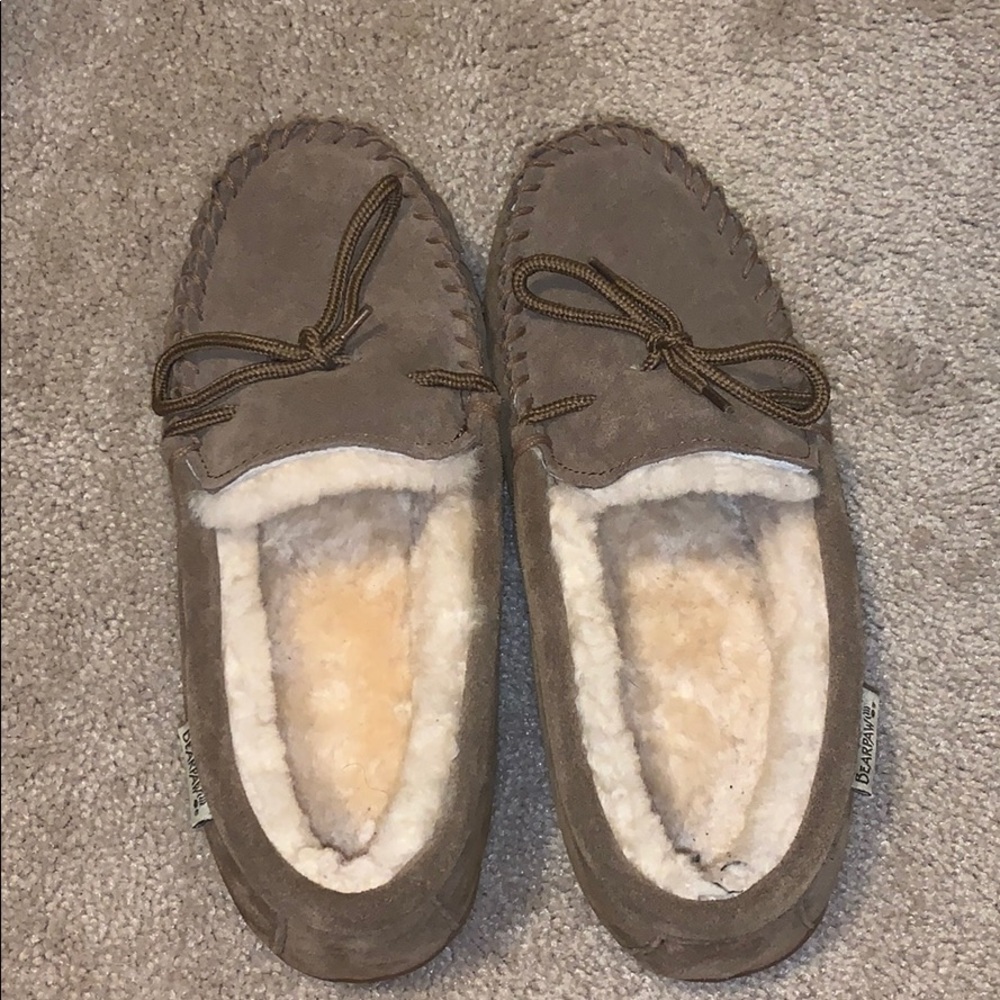 Bearpaw men’s slippers in tan